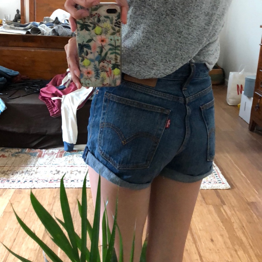 Levis white oak line vintage shorts size 25